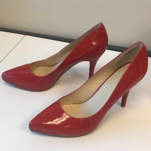 Red Nine West Pumps